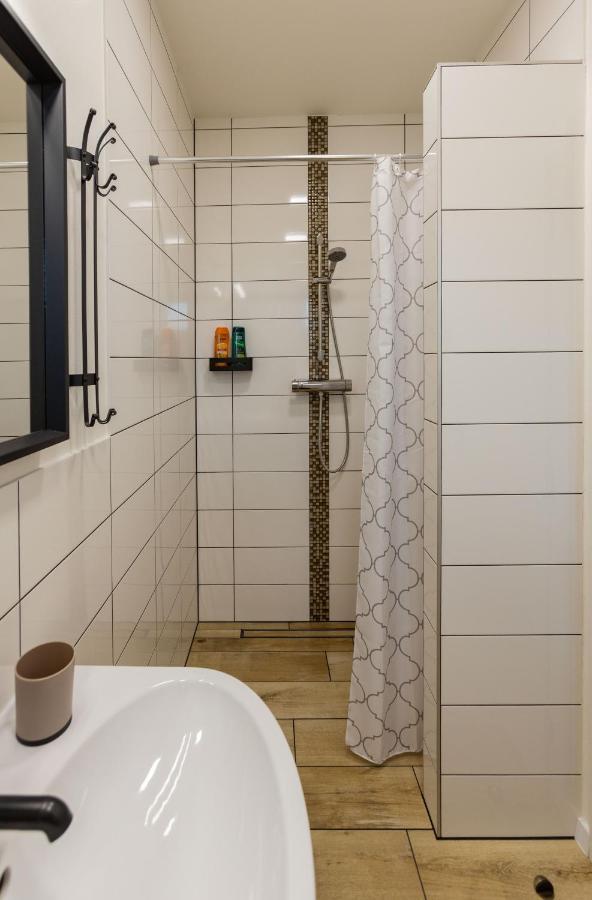 Sunny Apartment With Free Parking 兹沃伦 外观 照片
