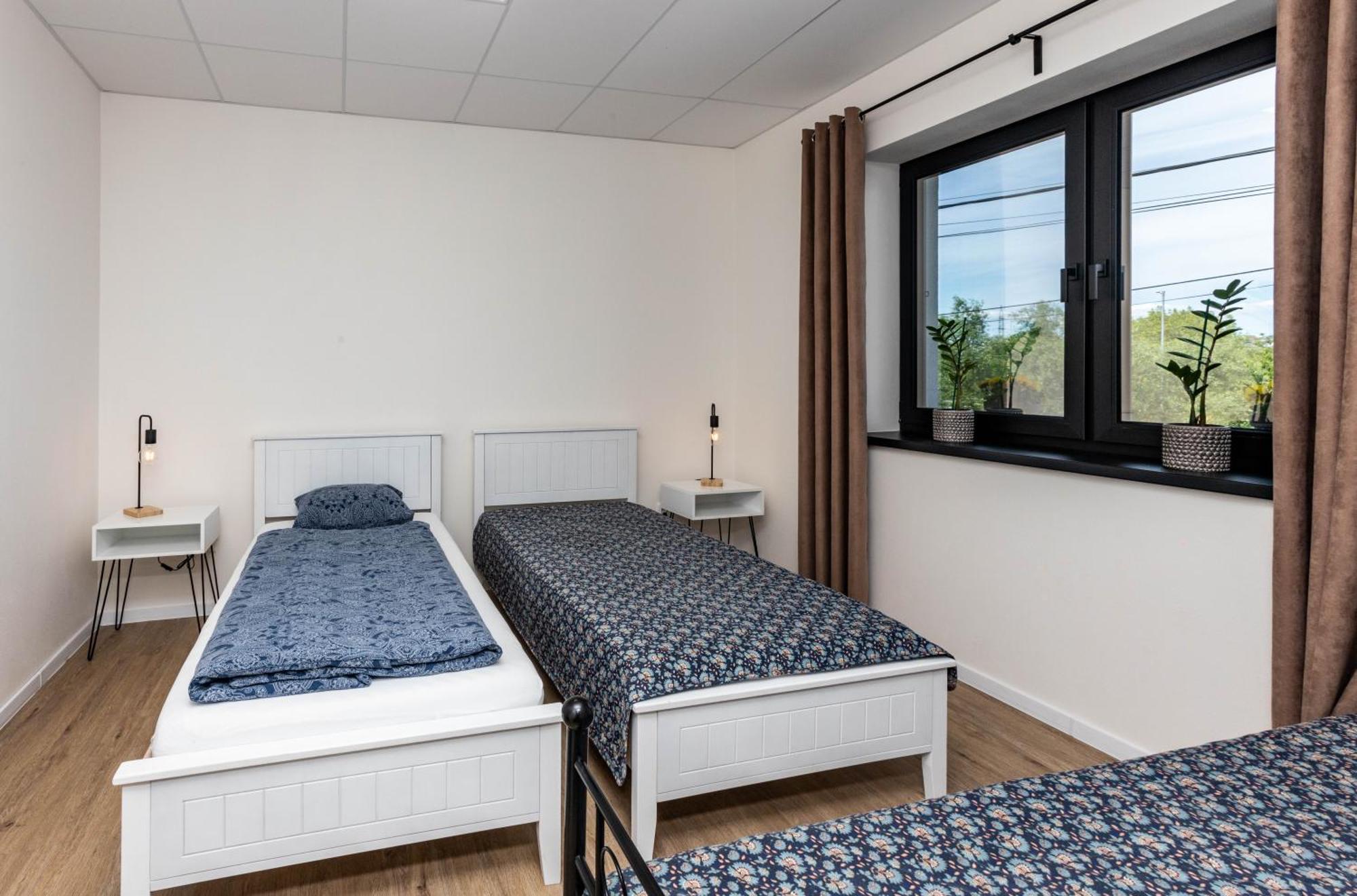 Sunny Apartment With Free Parking 兹沃伦 外观 照片