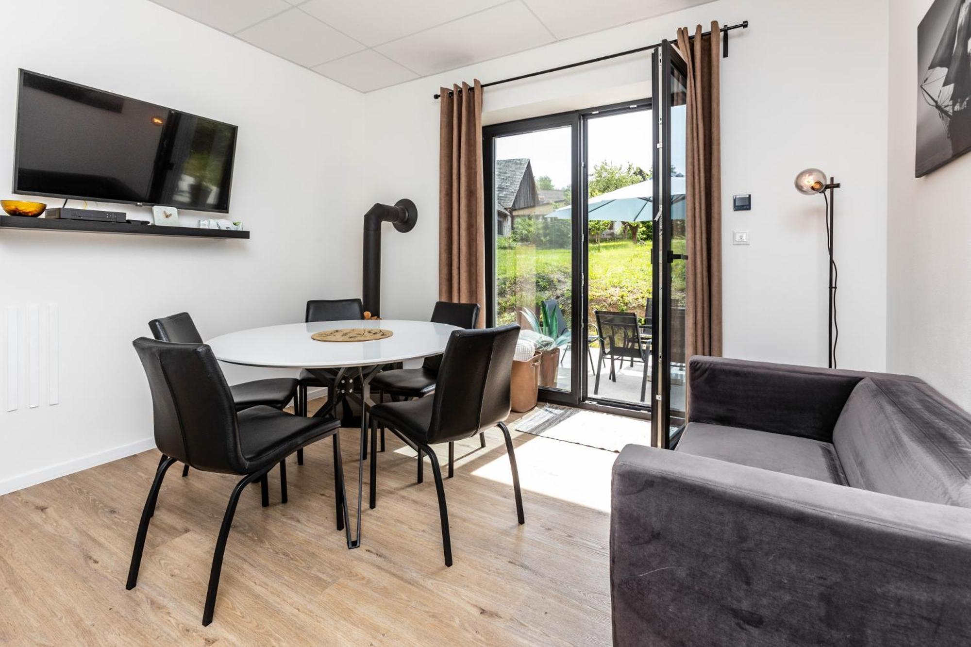 Sunny Apartment With Free Parking 兹沃伦 外观 照片